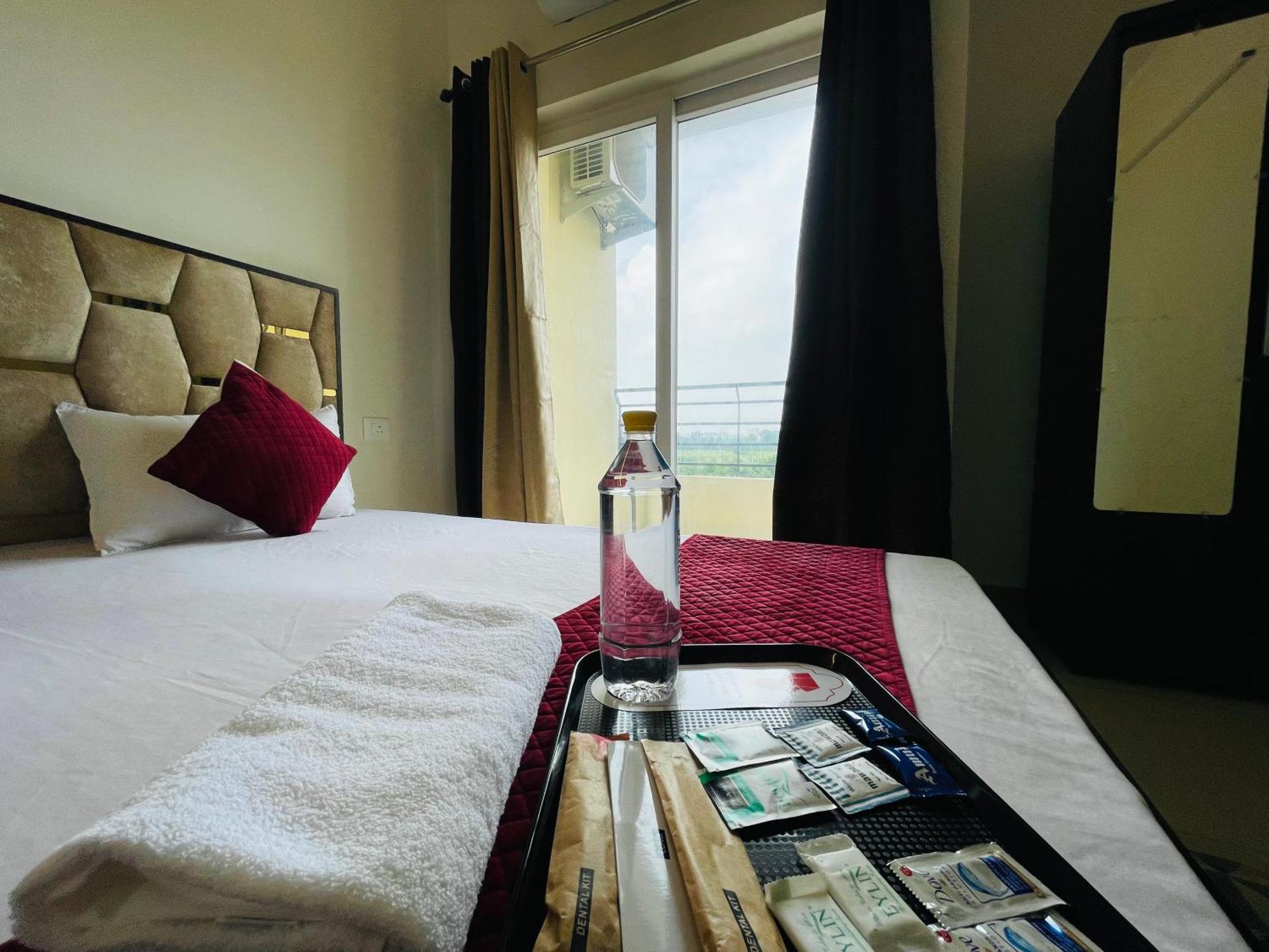 Atulyam Stays Sushant Golf City Lucknow Esterno foto