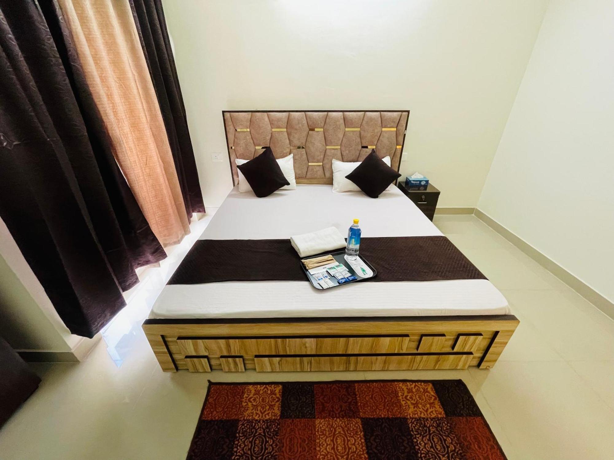 Atulyam Stays Sushant Golf City Lucknow Esterno foto
